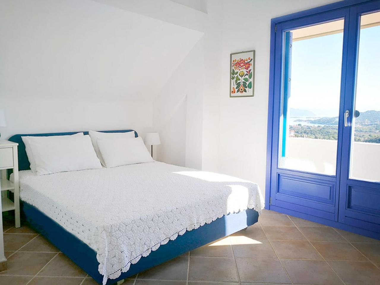 Olive Bay Hilltop Apartments Амолиани Номер фото